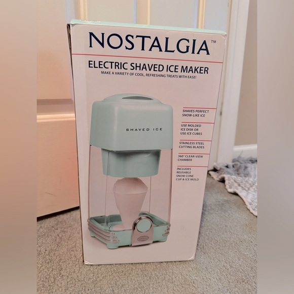 New in box Nostalgia electric ice shaver - Picture 1 of 2